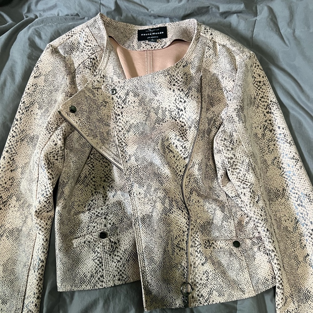 Xl snake skin print jacket